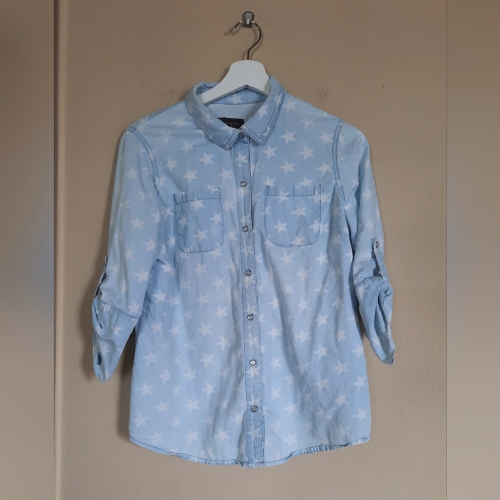 Cavalini Light Blue Star Print Button-Up Shirt Chambray Pearl Snap